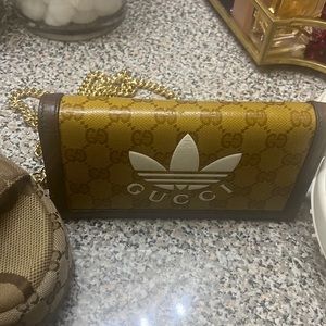 Authentic Gucci 621892 Uvscg Chain Wallet 260-004-447-1514